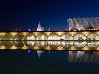 L’Umbracle.Dit gebouw bestaat uit een aantal delen. Het eerste deel bevindt zich op de benedenverdiepingen en is de parkeergarage van de Stad van de Kunst en Wetenschappen. Het tweede deel bevindt zich op de bovenverdieping en is een luxueus aangelegde tuin van 320 meter lang en 60 meter breed. Het derde deel van het L’Umbracle is de gelijknamige discotheek. Deze discotheek heeft een overdekte benedenverdieping en een onoverdekte bovenverdieping. : Algarve, Calatrava, Europa, Portugal, Reisen, Spanje, Valencia, europa